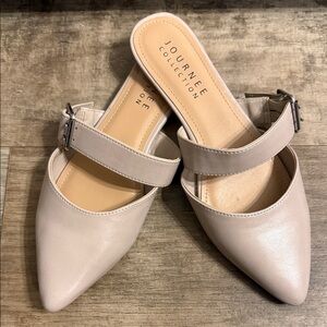 Journee Collection Women's Cream Pointed-Toe Mules